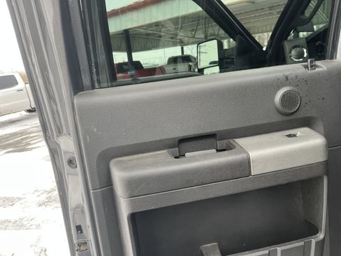 Used 2011 Ford F250 Lariat w/ Lariat Interior Pkg image 16