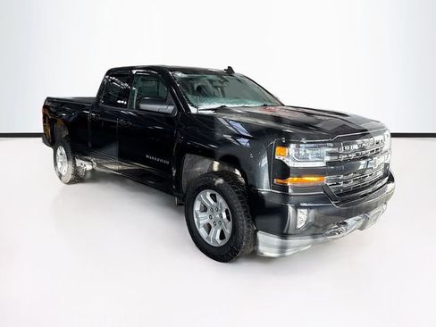 Used 2018 Chevrolet Silverado 1500 LT w/ All Star Edition image 3