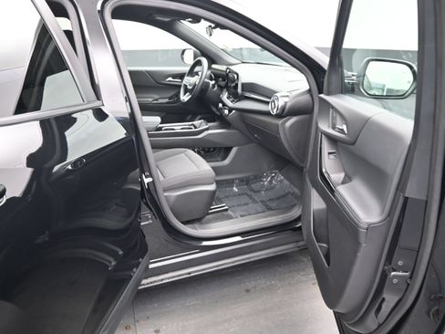 Used 2025 Chevrolet Equinox LT FWD image 13