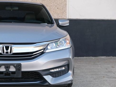 Used 2017 Honda Accord Sport image 3