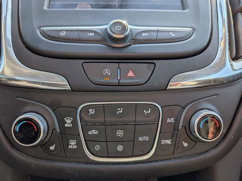 Used 2023 Chevrolet Equinox LT AWD/4WD image 20