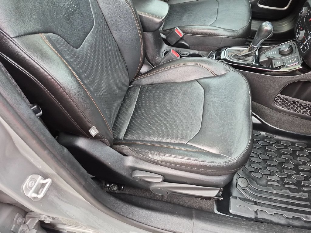 Used 2020 Jeep Compass Limited AWD/4WD image 27
