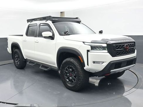 Used 2023 Nissan Frontier PRO-4X w/ Pro-4X Premium Package AWD/4WD image 2