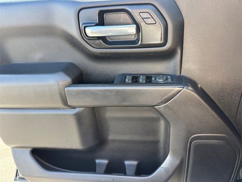 Used 2021 Chevrolet Silverado 1500 Custom image 18