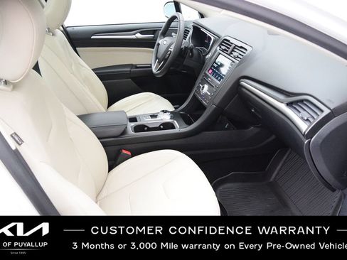 Used 2017 Ford Fusion Titanium FWD image 17
