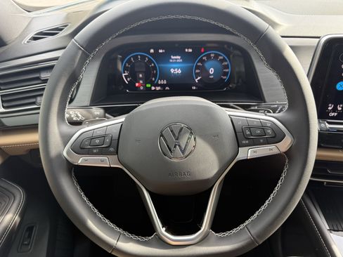 New 2026 Volkswagen Atlas Cross Sport SE FWD image 18