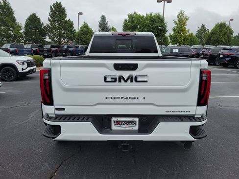 New 2025 GMC Sierra 3500 Denali Ultimate image 4