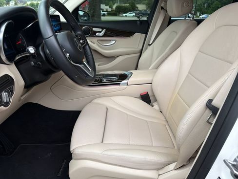 Used 2021 Mercedes-Benz GLC 300 image 17