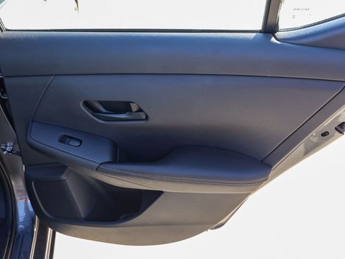 Used 2025 Nissan Sentra S image 18