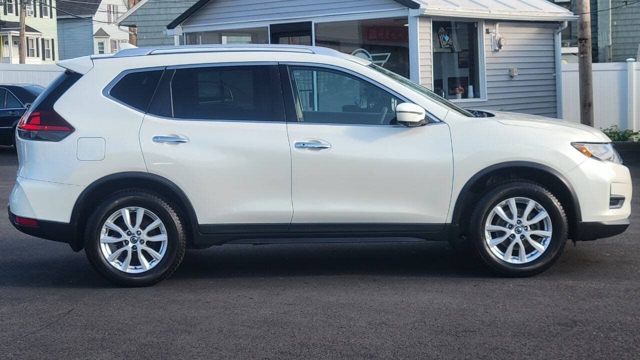 Used 2018 Nissan Rogue SV w/ Premium Package AWD/4WD image 5
