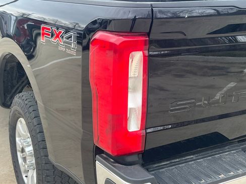 Used 2024 Ford F250 XLT w/ FX4 Off-Road Package image 13