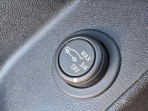 Used 2023 Chevrolet Equinox LT image 18