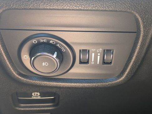 Used 2023 Jeep Grand Cherokee L Limited AWD/4WD image 27