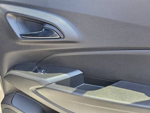 New 2026 Chevrolet Trax RS w/ Sunroof Package FWD image 11