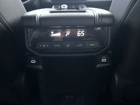 Used 2024 Toyota Grand Highlander XLE image 37