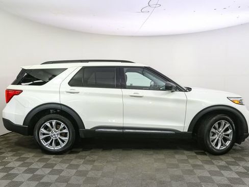 Used 2023 Ford Explorer XLT w/ Equipment Group 202A AWD/4WD image 14