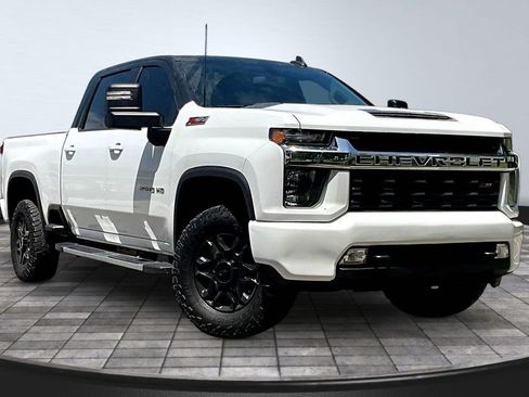 Used 2023 Chevrolet Silverado 2500 LT w/ Convenience Package AWD/4WD image 3