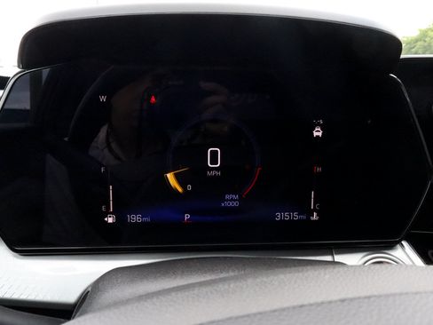 Used 2025 Chevrolet Trax LT w/ LT Convenience Package FWD image 25