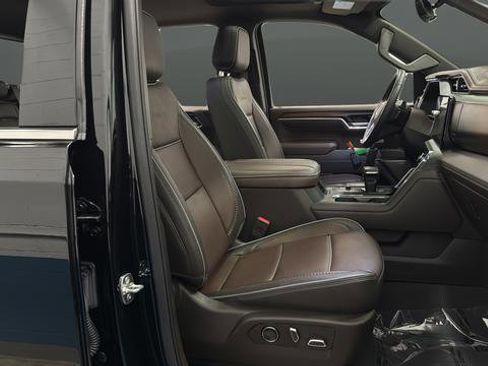 Used 2025 GMC Sierra 1500 Denali w/ Denali Reserve Package AWD/4WD image 26