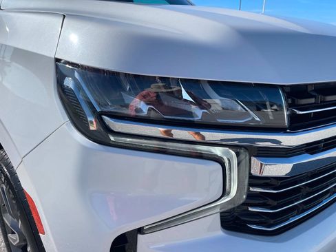 Used 2022 Chevrolet Suburban LT w/ Luxury Package RWD image 37