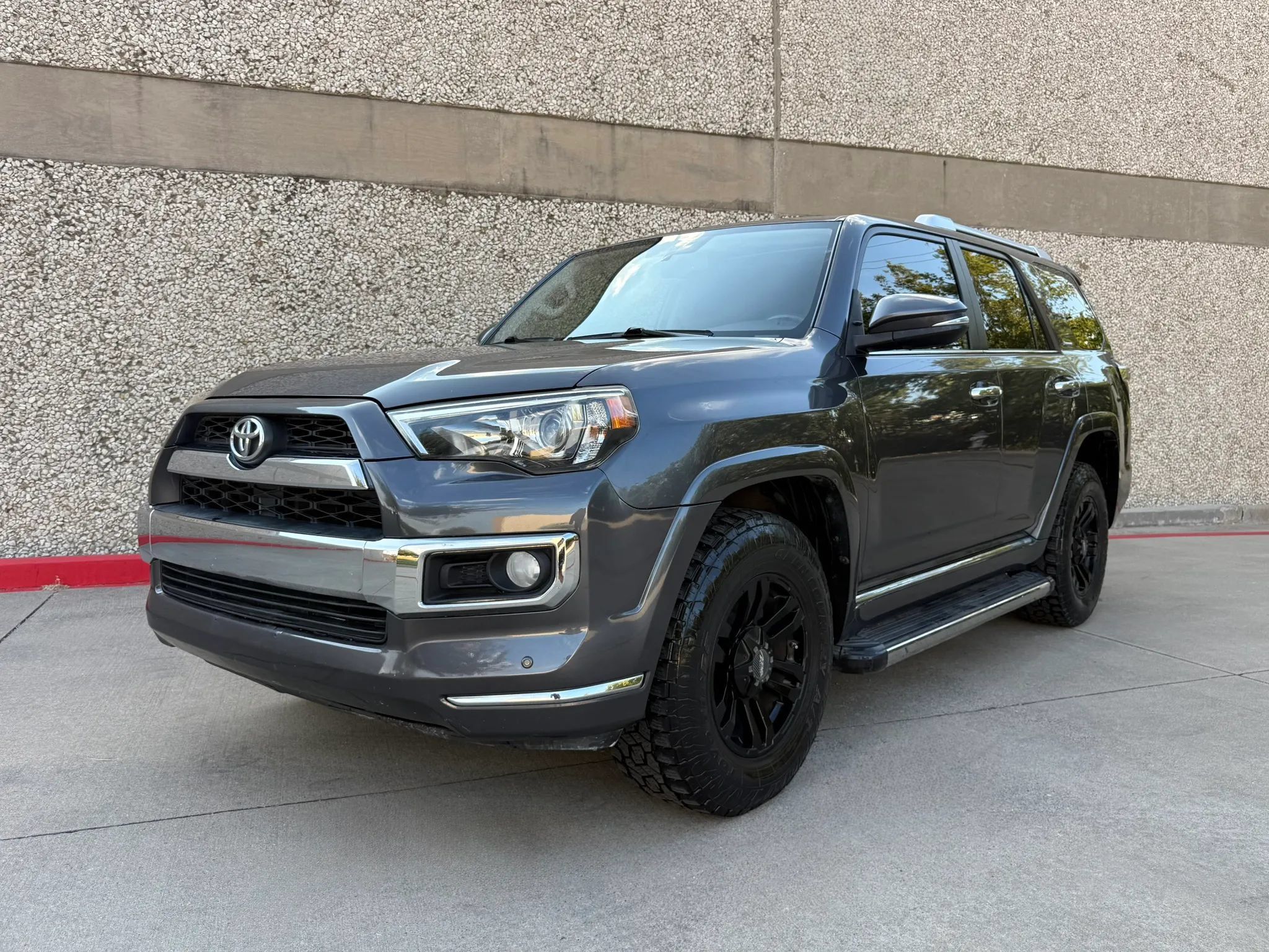 Used 2014 Toyota 4Runner Limited AWD/4WD image 2