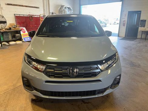 Used 2026 Honda Odyssey Sport-L image 2
