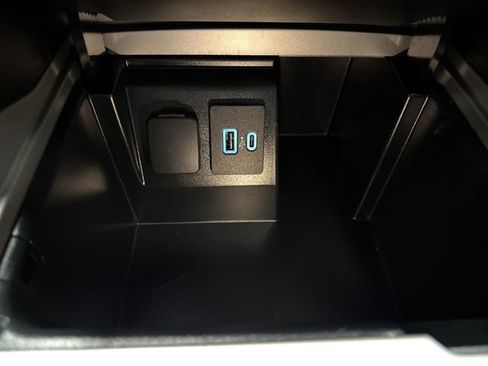 Used 2023 Ford Explorer XLT w/ Equipment Group 202A image 24