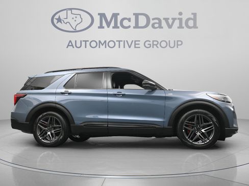 Used 2025 Ford Explorer ST-Line w/ Premium Package RWD image 32