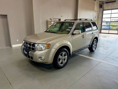 Used 2011 Ford Escape Limited w/ 302A Rapid Spec Order Code AWD/4WD image 2