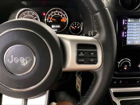 Used 2017 Jeep Compass Latitude AWD/4WD image 22
