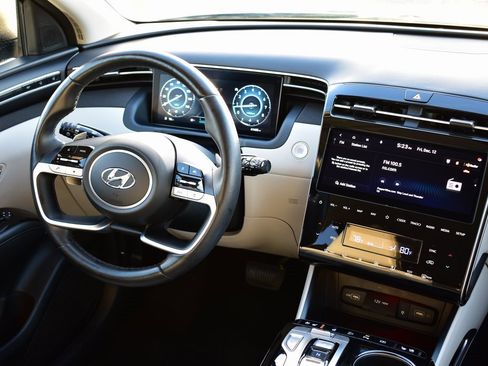 Used 2024 Hyundai Tucson Limited image 33