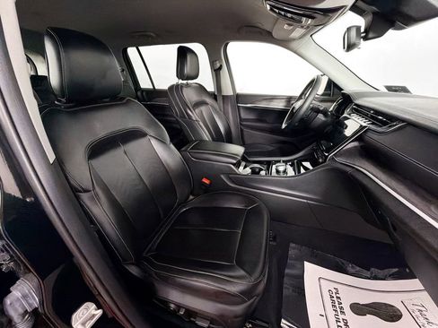 Used 2023 Jeep Grand Cherokee L Limited AWD/4WD image 29