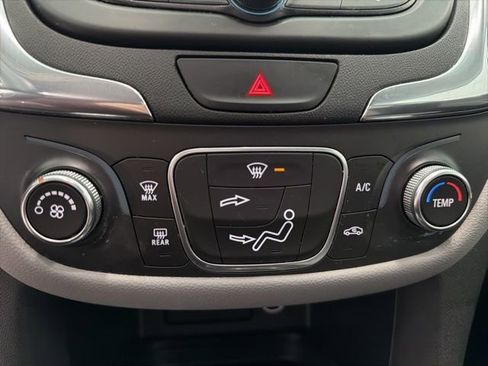 Used 2019 Chevrolet Equinox LS w/ LS Convenience Package image 25