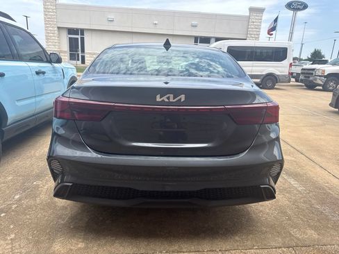 Used 2023 Kia Forte LXS w/ LXS Technology Package FWD image 5