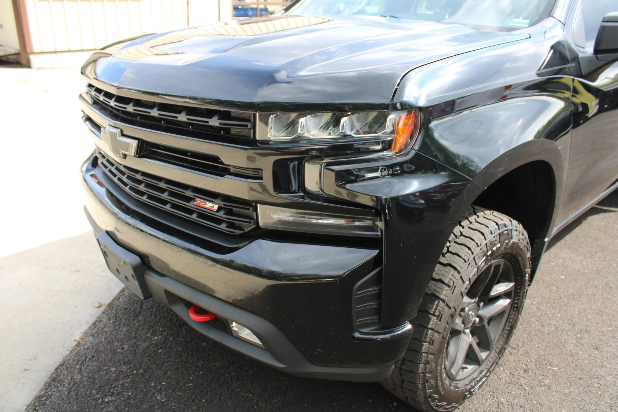 Used 2021 Chevrolet Silverado 1500 LT Trail Boss w/ Convenience Package II AWD/4WD image 3
