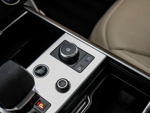 Used 2023 Land Rover Range Rover SE image 57