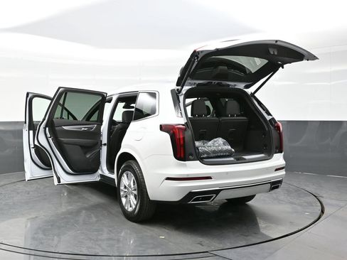 New 2025 Cadillac XT6 Luxury w/ LPO, Floor Liner Package image 37