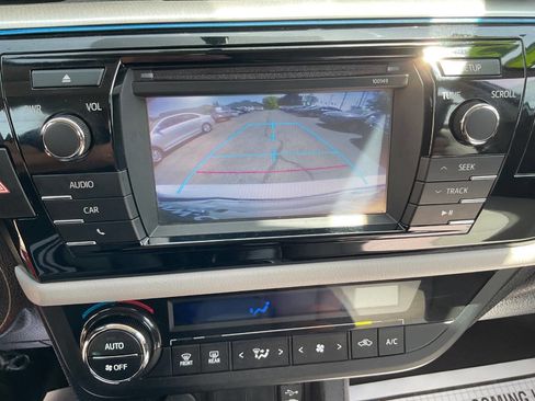 Used 2015 Toyota Corolla LE FWD image 13