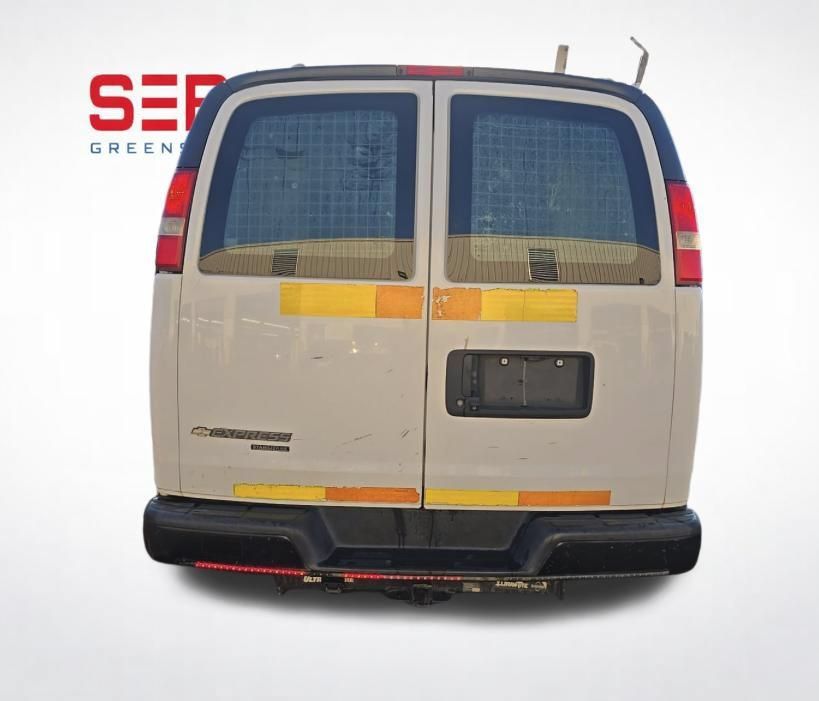 Used 2015 Chevrolet Express 2500 RWD image 2