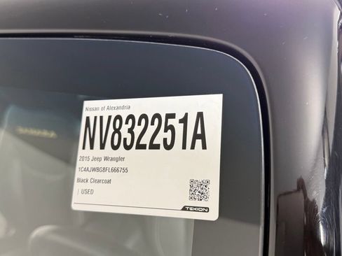 Used 2015 Jeep Wrangler Sahara w/ Connectivity Group AWD/4WD image 25