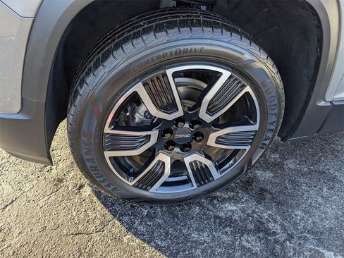 Used 2021 GMC Acadia SLT w/ Elevation Edition image 15