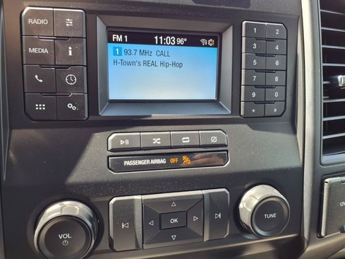 Used 2019 Ford F150 XL w/ Equipment Group 101A Mid AWD/4WD image 7
