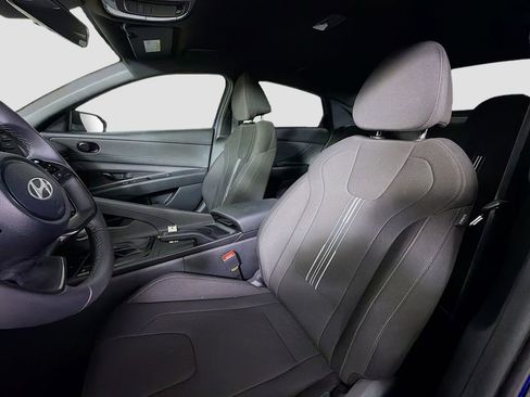 Used 2025 Hyundai Elantra Sport image 13