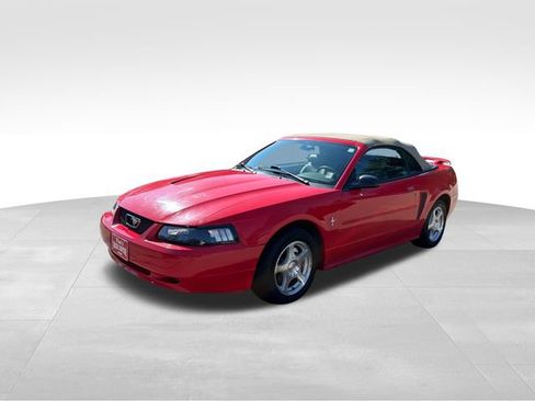 Used 2003 Ford Mustang Convertible RWD image 7