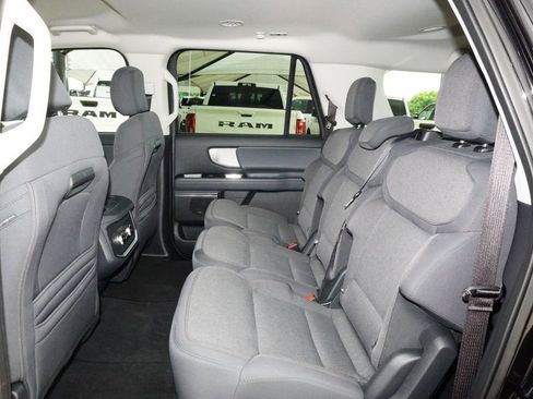 Used 2025 Ford Expedition Max Active AWD/4WD image 28