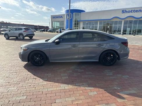 Used 2025 Honda Civic Sport image 2