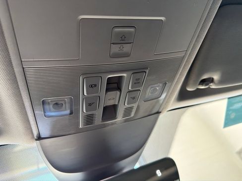 Certified 2024 Volkswagen Taos SEL AWD/4WD image 20