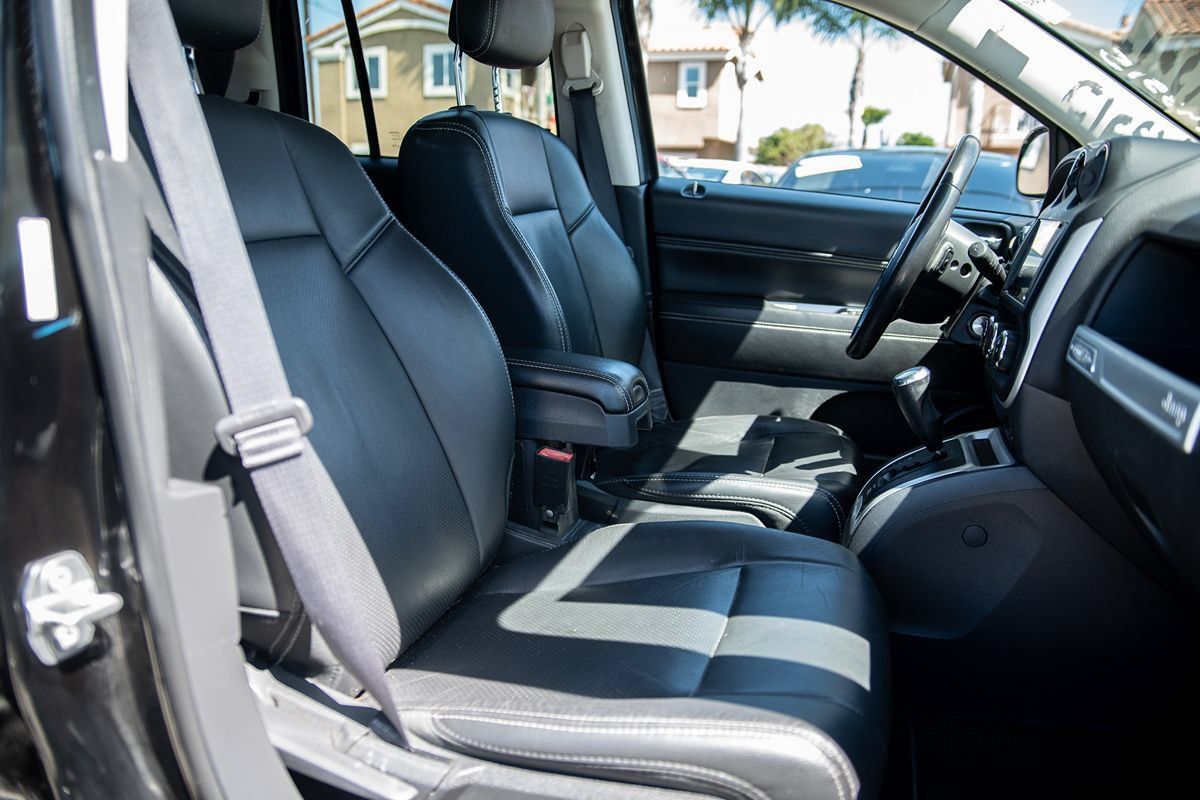 Used 2017 Jeep Compass High Altitude AWD/4WD image 15