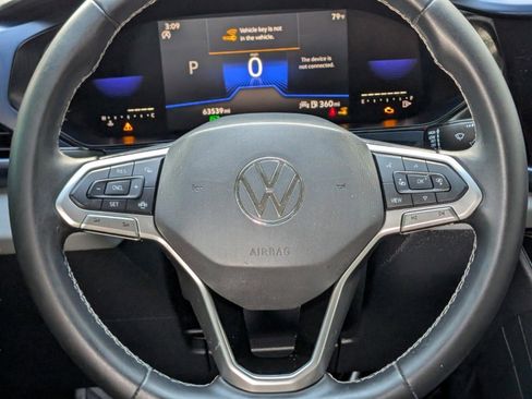 Used 2022 Volkswagen Taos SE image 14