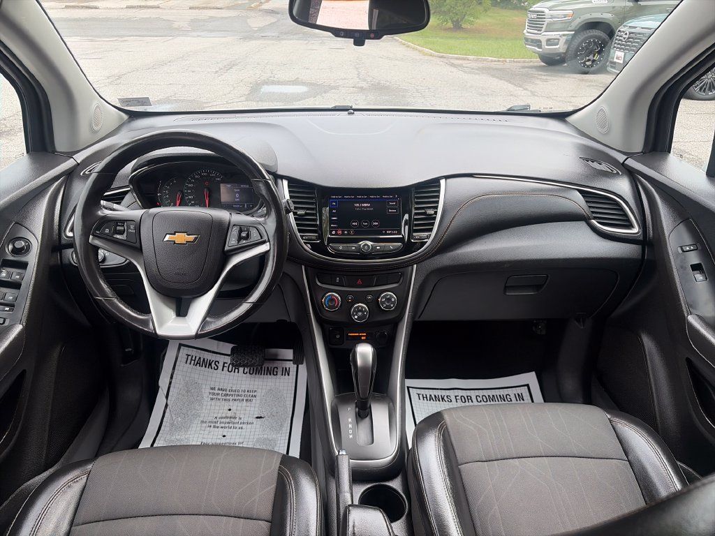 Used 2020 Chevrolet Trax LT w/ LT Convenience Package AWD/4WD image 13